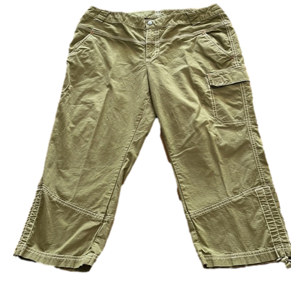 TITLE Nine crop hiking pants